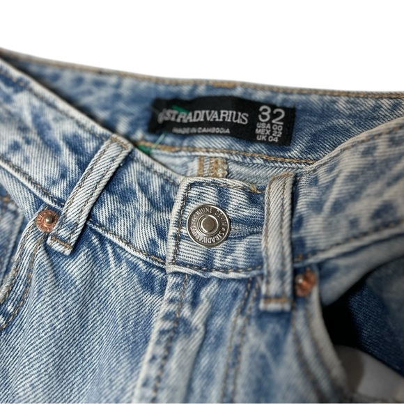 Stradivarius D92 Light Blue Distressed Jeans - Picture 5 of 6